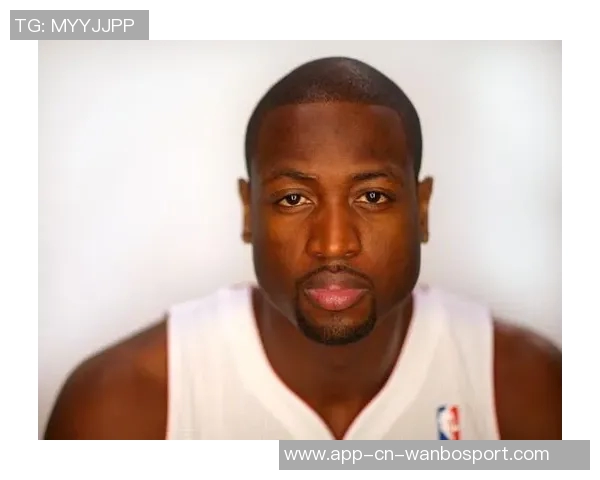 韦德谈新赛季媒体日:球员们穿新衣拍照交流感受乐趣 韦德谈新赛季媒体日:球员们穿新衣拍照交流感受乐趣