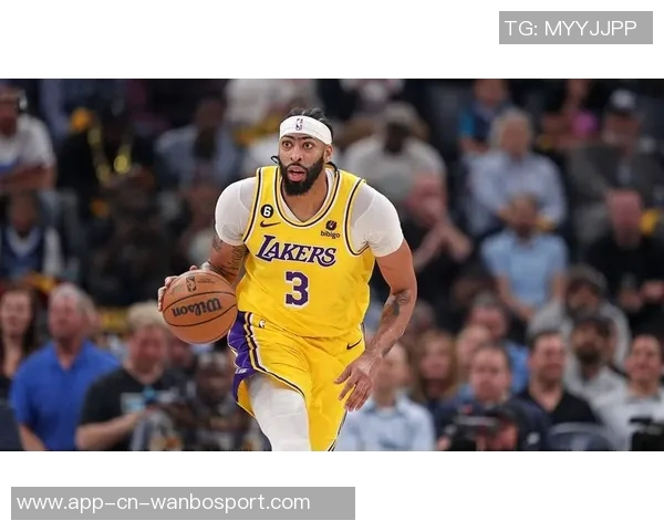 独行侠训练照曝光弗拉格与安东尼戴维斯展开激烈对抗 独行侠训练照曝光弗拉格与安东尼戴维斯展开激烈对抗