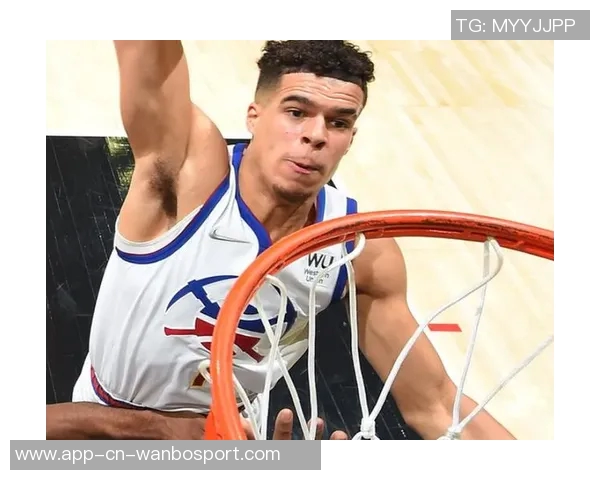 狄龙生强势反击小波特上演精彩双手暴扣展现老将风采 狄龙生强势反击小波特上演精彩双手暴扣展现老将风采