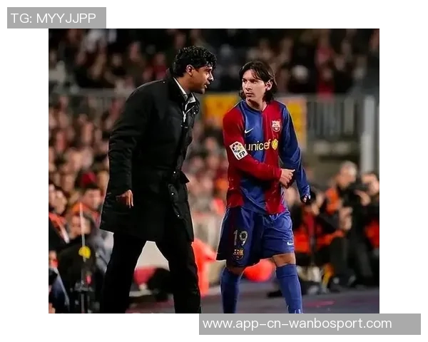 范巴斯滕：社交媒体负面评论对球员的影响与应对之道