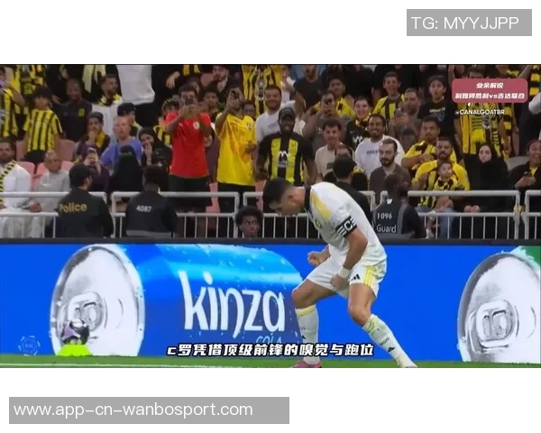 C罗传中意外反弹安吉洛破门胜利队在第30分钟成功扳平比分