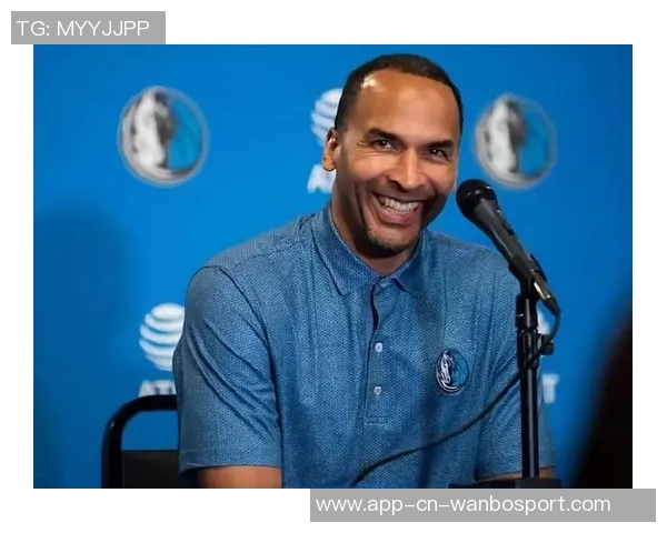 独行侠老板现场观战NBA中国赛女兆日月笑容成经典表情包