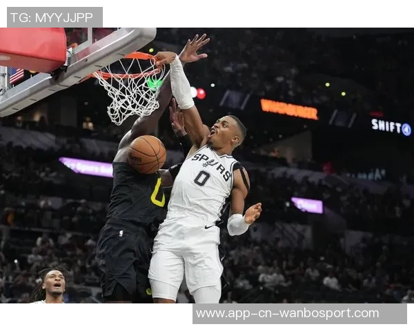 凯尔登约翰逊表现平平12分1板1助外线手感不佳三分球未能命中