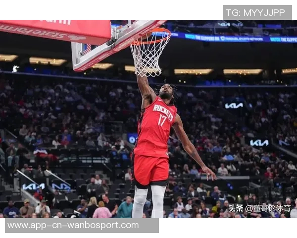 乌度卡称赞伊森投篮自信提升进攻空间表现出色