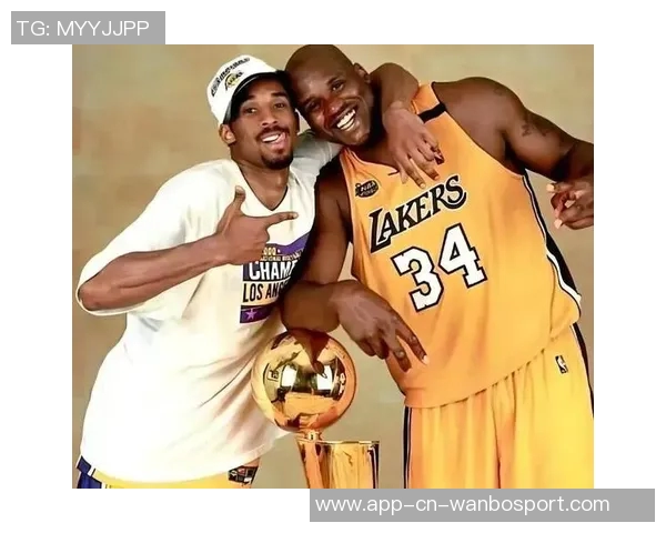 拓媒晒奥尼尔科比合照调侃杨瀚森与布雷克韦斯利的奇妙对比