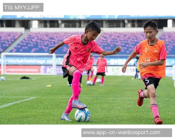 张瑷晖考上985高校后毅然选择足球之路勇敢追梦职业生涯新起点