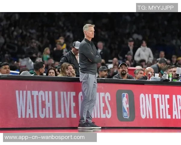 科尔强调季前赛首战湖人将采用深度轮换策略确保球员体能不被过度消耗