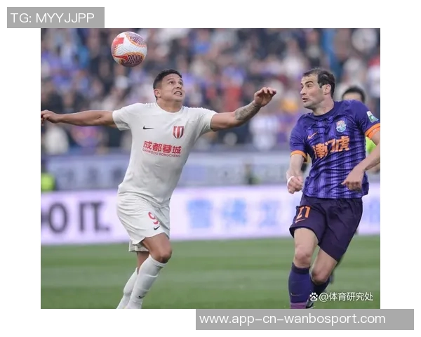 巴西街头偶遇前国脚艾克森身材依旧出众引发网友热议